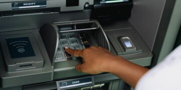 Alasan Saya Lebih Suka Ambil Uang di ATM Indomaret