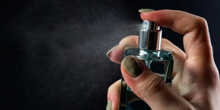 Parfum HMNS Memang Wangi dan Memikat, tapi Sayang Nggak Tahan Lama