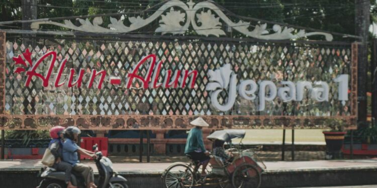 Jepara Ketinggalan Zaman, tapi Warganya Tetap Bahagia mebel jepara