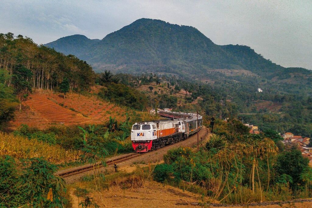 KA Argo Wilis, Kereta Api Eksekutif Terbaik Penghubung Surabaya-Bandung