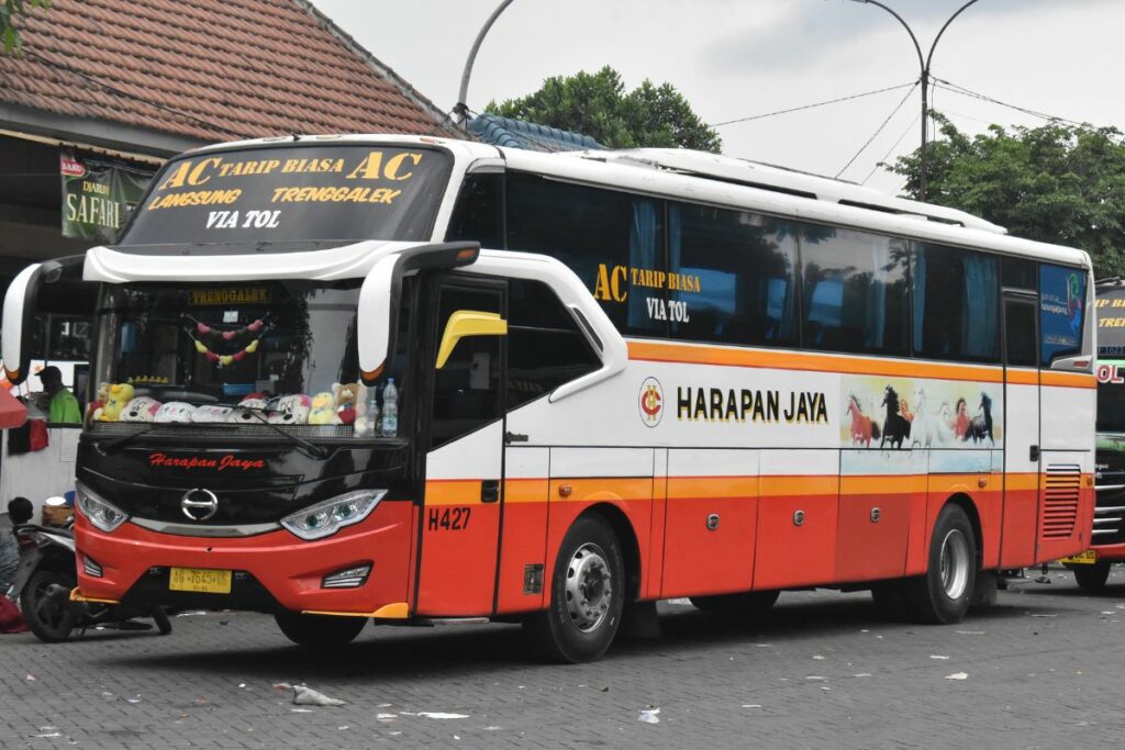Kelebihan dan Kekurangan Bus Harapan Jaya, Si Raja Jalanan dari Tulungagung