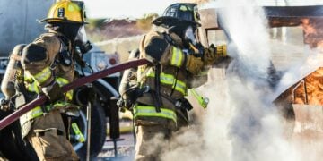 Petugas Damkar Memang Serbabisa, tapi Kita Jangan Keterlaluan Minta Bantuan