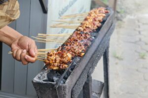 Sate Ponorogo, Sate Terbaik yang Pernah Ada. Sate Madura dan Sate Padang Minggir Dulu Sana ke Pojokan