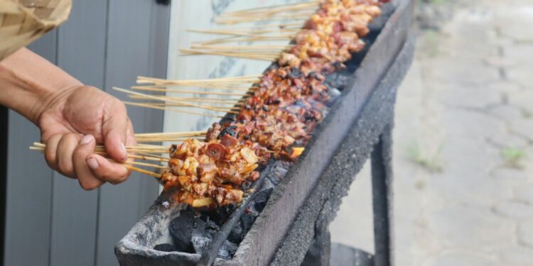 Ciri Khas 3 Sate Ayam Ponorogo Dilihat dari Daerah Produksinya sate ayam madura