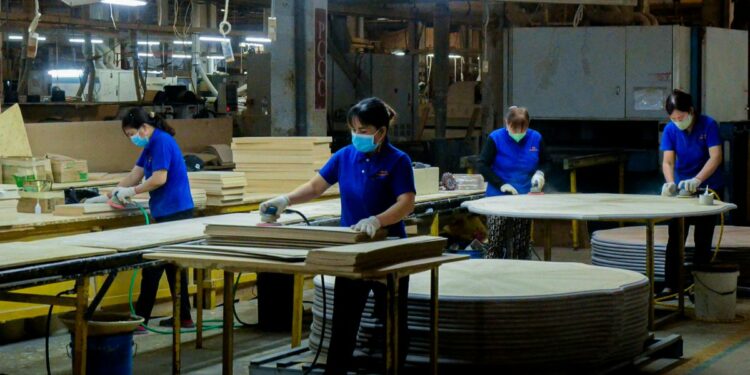 Cikarang Gemerlap sekaligus Gelap bagi Buruh: Eksploitasi hingga Tumbal Pabrik Terjadi di Sini