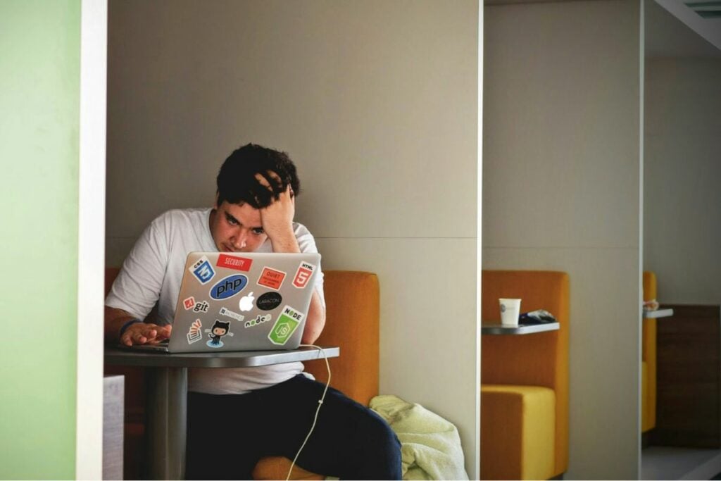 Kuliah Jurusan Ilmu Politik Itu Berat, Nggak Semua Orang Kuat: Setelah Lulus Susah Cari Kerja, Masih Harus Memikul Stigma Buruk pula