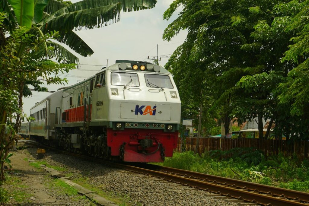 Duka yang Dirasakan Penumpang KA Blorasura: Duduk Berjam-jam di Kursi Jahanam hingga Basah Ketumpahan Air AC