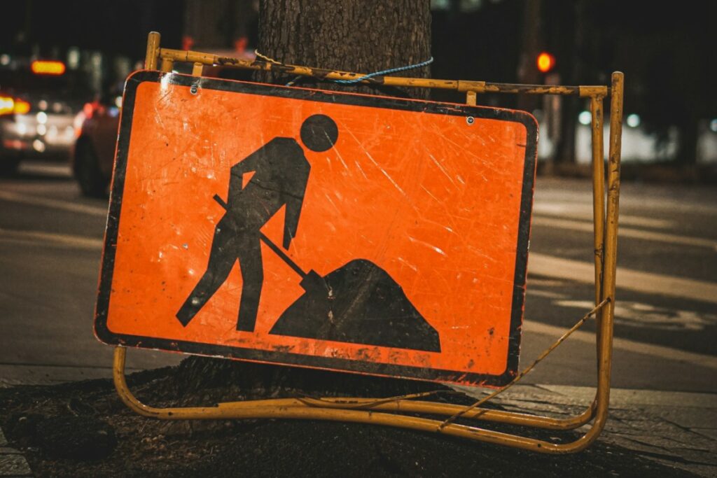 Menyiksa Suzuki Shogun Setiap Hari di Jalan Parangtritis Jogja (Unsplash)