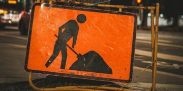 Menyiksa Suzuki Shogun Setiap Hari di Jalan Parangtritis Jogja (Unsplash)