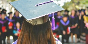 Wisuda Itu Mahal, Saya Menabung Sejak Semester 5 Demi Bisa Mengikutinya (Mojok.co)