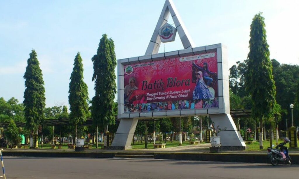 Alasan Warga Blora Bagian Timur Ogah Main ke Alun-Alun Kabupaten Mojok.co