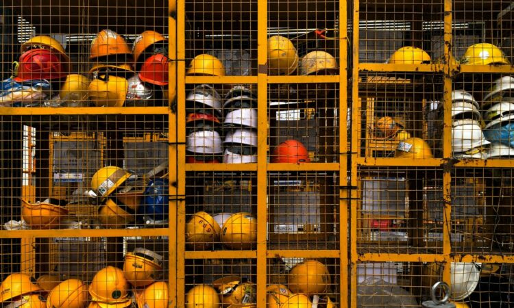 Saya Banting Setir dari Wartawan Jadi Buruh Pabrik, Berujung Dieksploitasi mojok.co