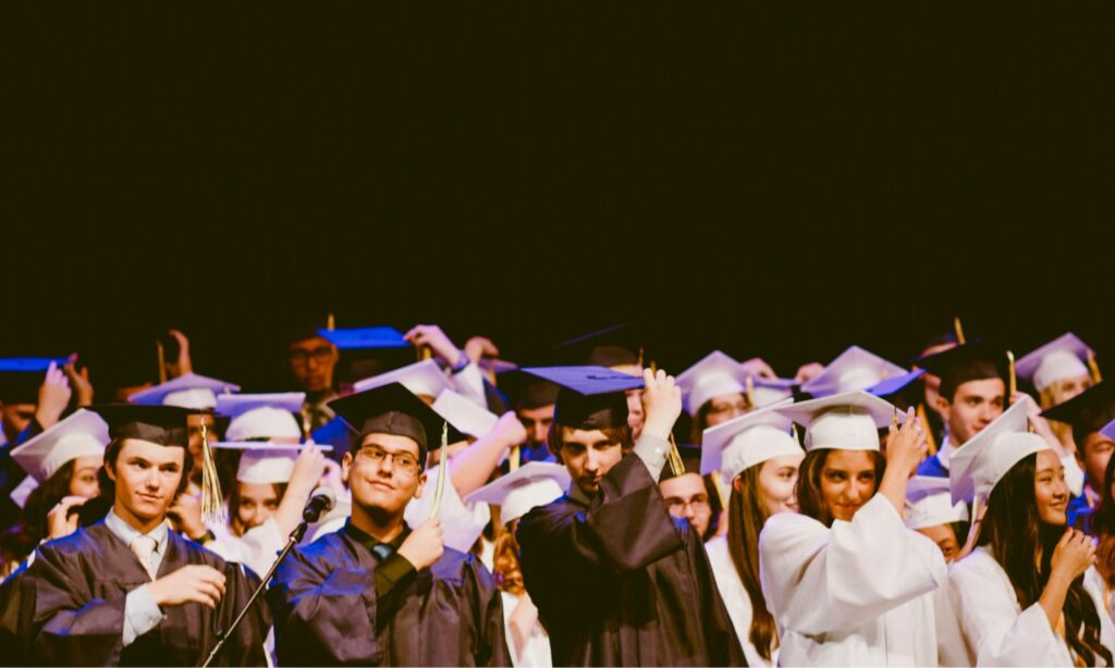 Alasan Wisuda S2 Kalah Heboh dengan Wisuda S1, padahal Lulusnya Lebih Susah Mojok.co