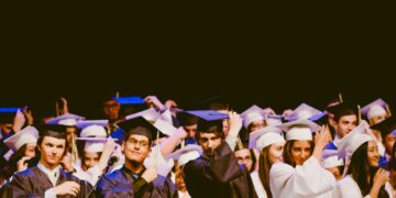 Alasan Wisuda S2 Kalah Heboh dengan Wisuda S1, padahal Lulusnya Lebih Susah Mojok.co