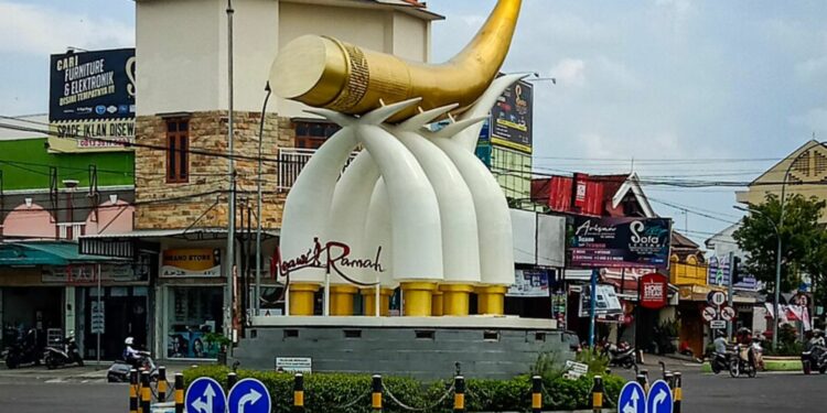 Cerita Pahit 25 Tahun Hidup di Kabupaten Ngawi yang Aneh  Mojok.co