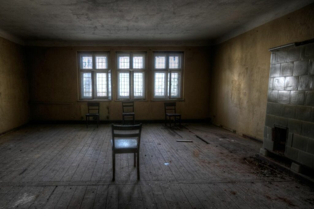 Beginilah Rasanya Hidup di Kos 250 Ribu per Bulan di Bandung dari Awal Kuliah Hingga Lulus: Tempatnya Menyedihkan, tapi Saya Terima dengan Lapang Dada