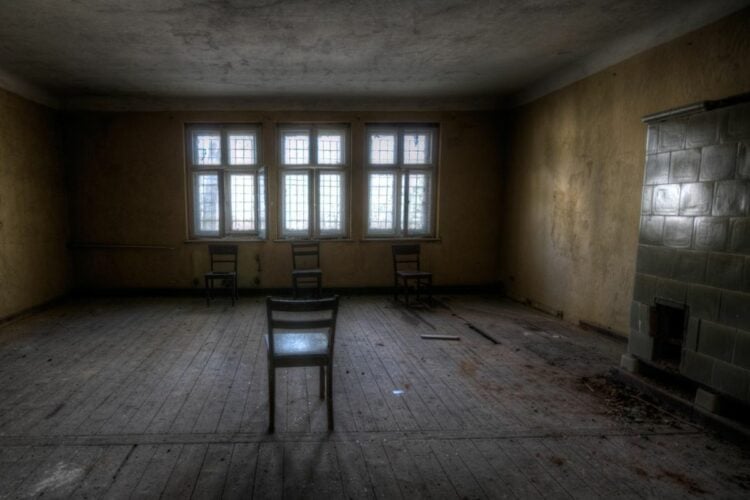 Beginilah Rasanya Hidup di Kos 250 Ribu per Bulan di Bandung dari Awal Kuliah Hingga Lulus: Tempatnya Menyedihkan, tapi Saya Terima dengan Lapang Dada