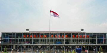 Stasiun Pasar Senen Jakarta Mojok.co