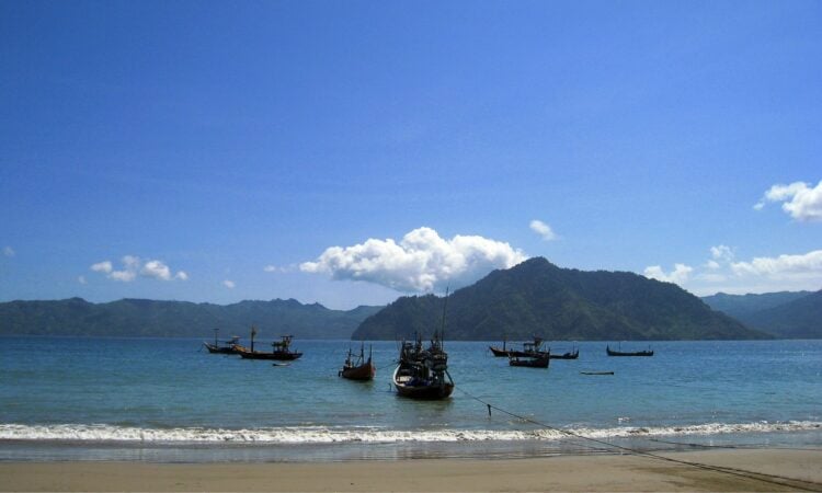 Trenggalek Kabupaten yang Krisis Identitas, Pantas Saja Ditinggalkan Warganya Mojok.co