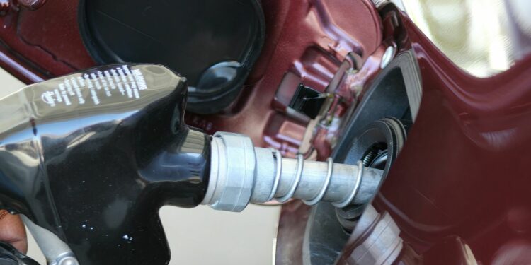 Sambatan Pelanggan Shell, SPBU Pelarian yang Ternyata Punya Masalah Juga Mojok.co