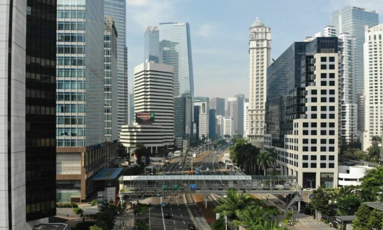 Jakarta Itu Menyebalkan dan Toxic, tapi Perantau Sulit Meninggalkannya Mojok.co