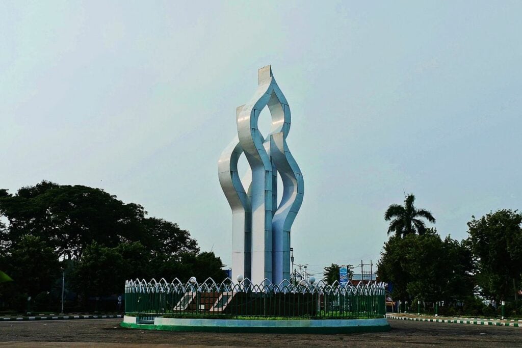 Kabupaten Pamekasan, Kabupaten Kecil yang Jarang Tampil, padahal Jadi Kabupaten Paling Maju di Madura