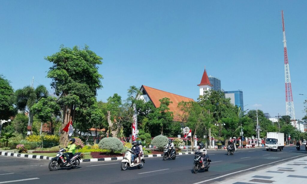 4 Tipe Orang yang Nggak Cocok Liburan ke Surabaya Mojok.co bandung