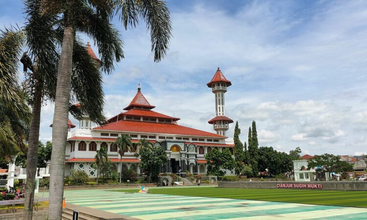 Cianjur Sisi Selatan Masih Bobrok dan Belum Layak Jadi Kabupaten Baru, Mending Dipikir Ulang Mojok.co