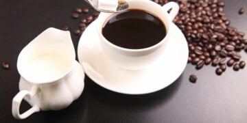 Luwak White Koffie Less Sugar: Kopi yang Jarang Dipuji, tapi Sering Dicari