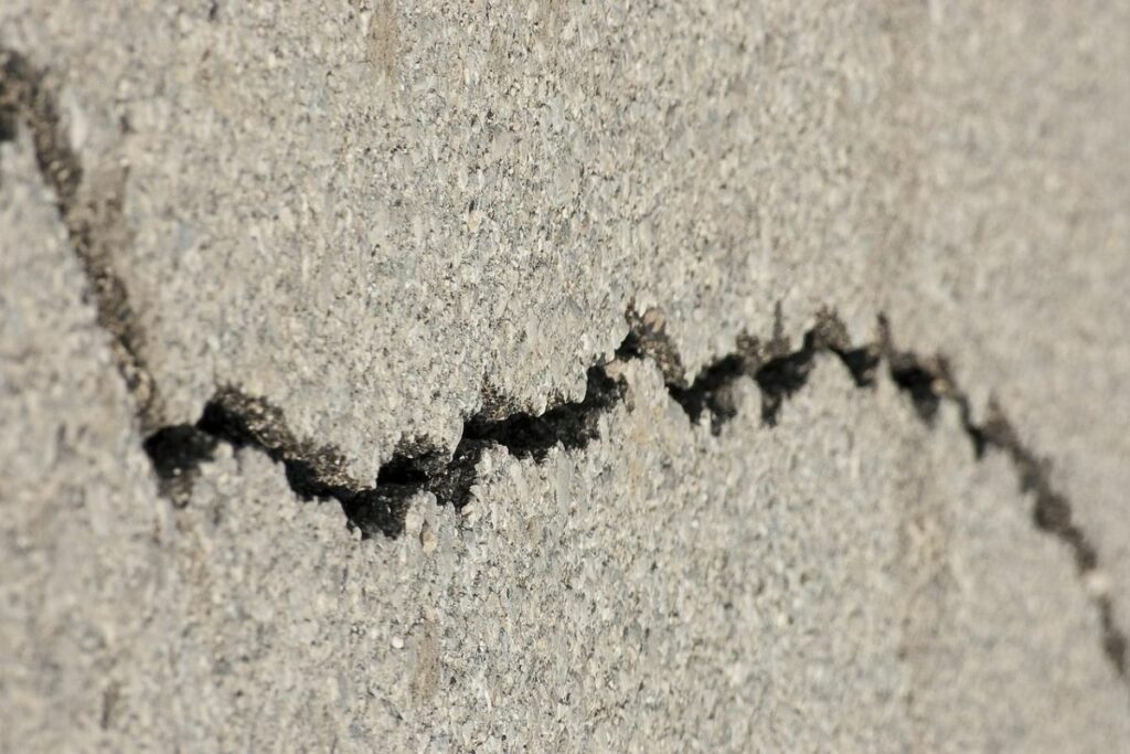 Saya Menduga Branding Lamongan Adalah Jalan Rusak, karena Sampai Sekarang Tidak Diperbaiki, Seakan-akan "Dipelihara"