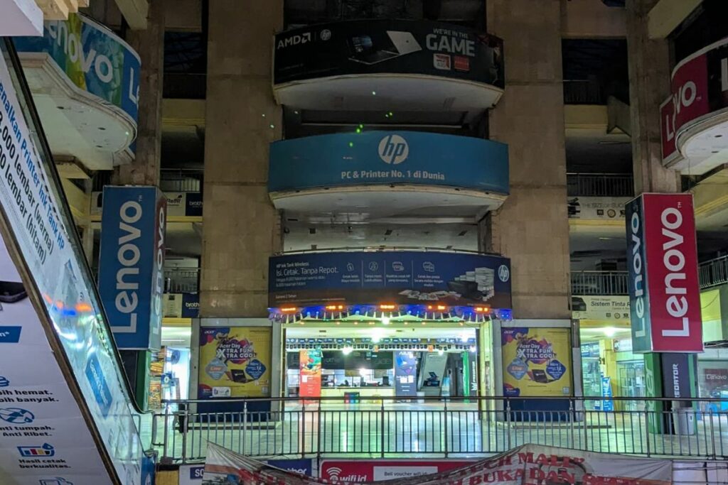 Pengalaman Saya Mengunjungi THR IT Mall Surabaya: Nuansanya Suram dan Hampir Kena Tipu