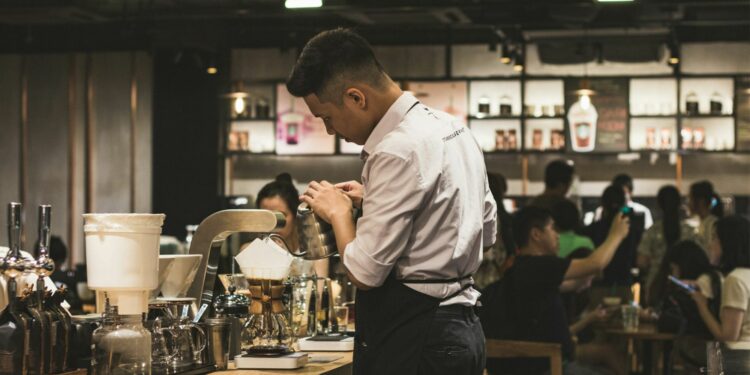 Unek-unek Barista yang Tidak Tersampaikan ke Pelanggan Kafe yang Kurang Peka Mojok.co