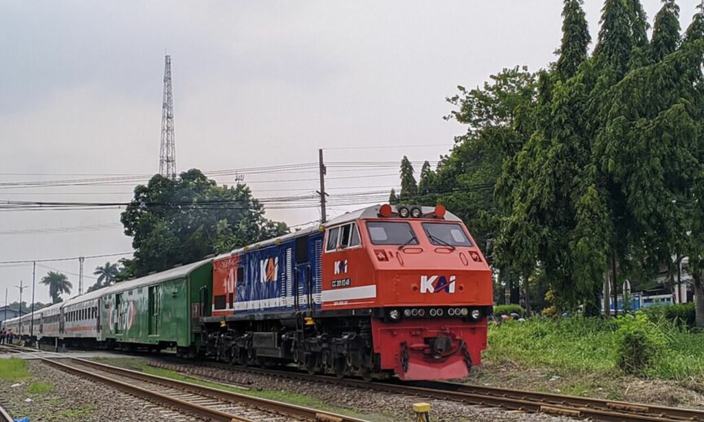 Pengalaman 12 Jam Naik Kereta Sri Tanjung Solo-Banyuwangi: Naik Sendiri, Turun Punya Keluarga Baru Mojok.co