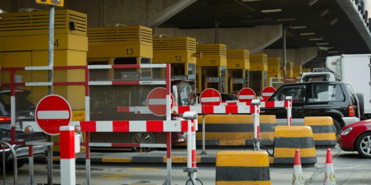 Gerbang Tol Adiwerna Tegal Terbaik se-Indonesia, Bikin Pengguna Tol Manja karena Serba Ada Mojok.co