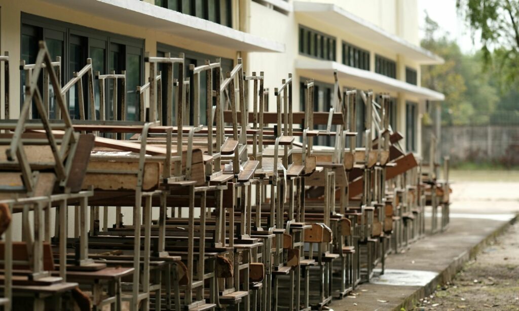 Pemerintah Bangkalan Madura Nggak Paham Prioritas, Memilih Sibuk Bikin Ikon Pendidikan daripada Perbaiki Kualitas Pendidikan secara Menyeluruh Mojok.co