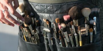 Jalan Terjal Jadi MUA: Harus Serba Bisa, Kursus Jutaan Rupiah Nggak Cukup Mojok.co