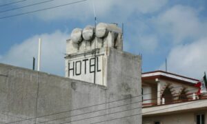 Kapok Singgah di Musi Banyuasin Sumatera Selatan karena Hotelnya Bobrok dan Horor 