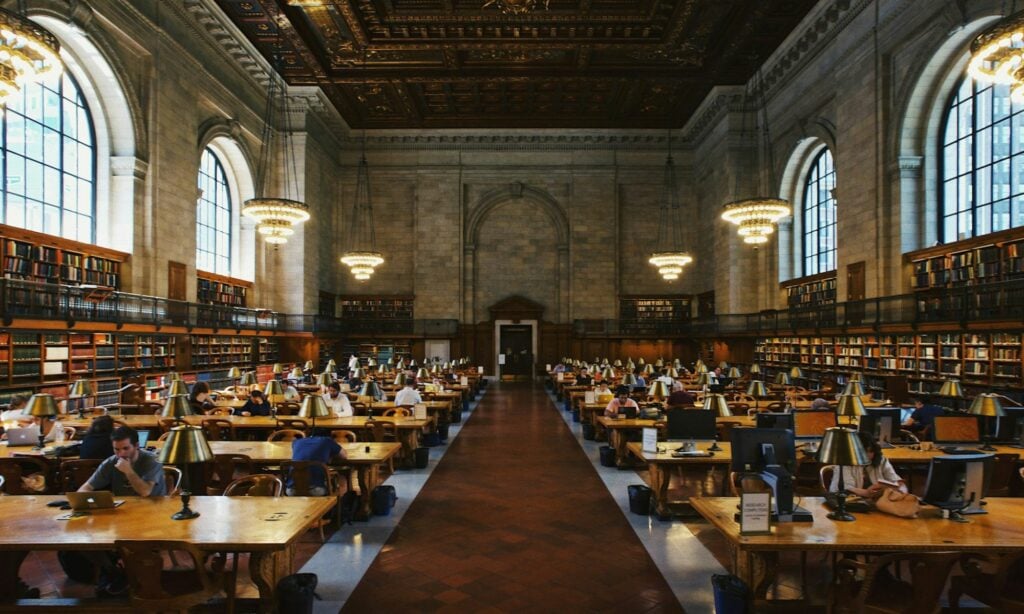 Kuliah di Kampus Unggulan Belum Tentu Sukses, tapi UKT Terasa Nggak Sia-sia karena Fasilitasnya Layak Mojok.co