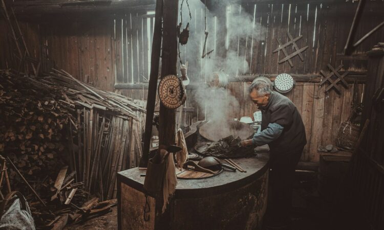 Nasib Pilu Pekerja Serabutan, Bisa Kerja 12 Jam Sehari Tanpa Jaminan Layak, tapi Tetap Dicap Malas oleh Masyarakat Mojok.co