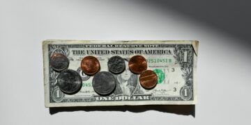 Beasiswa KIP Kuliah Salah Sasaran, Banyak Penerimannya yang Masih Bisa Jajan Kopi Mahal hingga Naik Transportasi Kelas Eksekutif Mojok.co