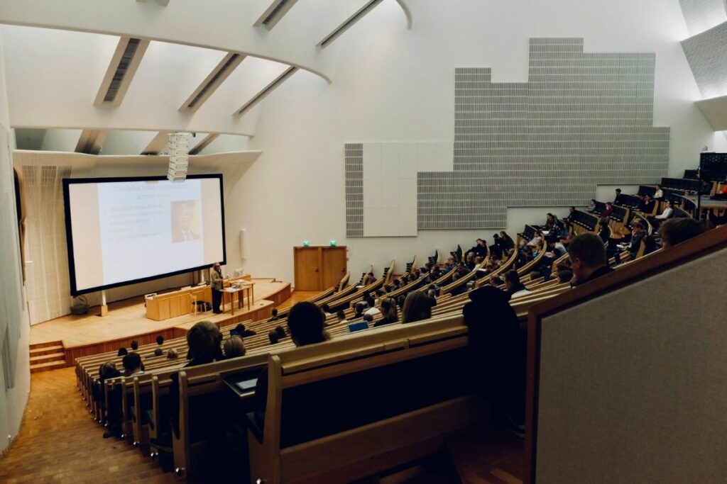 Nelangsa Jadi Mahasiswa Prodi Sains Informasi Geografi UPI Bandung: Kuliah Berpindah-pindah sampai Numpang Kelas di Fakultas Lain