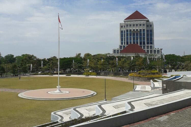 Nasib Alumni Unesa: Sering Disangka dari Kampus Ternama padahal Kami Cuma Pura-pura Bangga