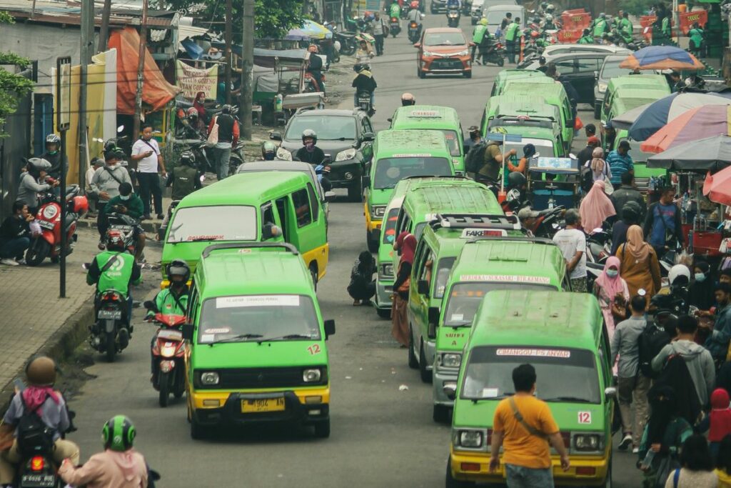 Jalan Sholeh Iskandar Bogor Dianaktirikan Pemkot, Kondisinya Parah