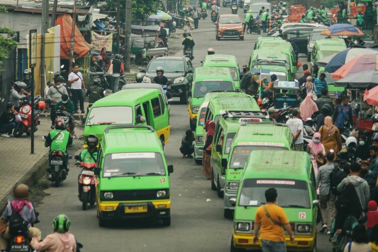 Jalan Sholeh Iskandar Bogor Dianaktirikan Pemkot, Kondisinya Parah