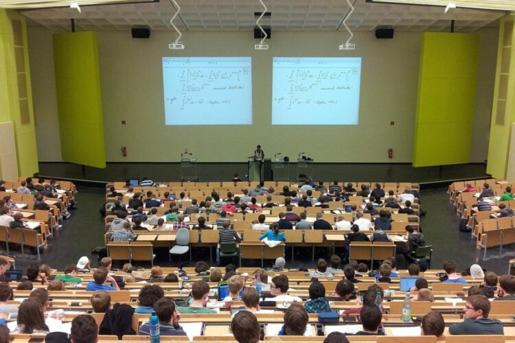 5 Kampus di Indonesia yang Singkatannya Nggak Nyambung dan Bikin Bingung, UNS Nomor Satu