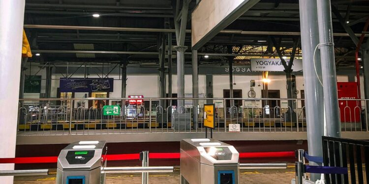 Stasiun Lempuyangan Surga Penumpang KRL Jogja Solo(Unsplash)