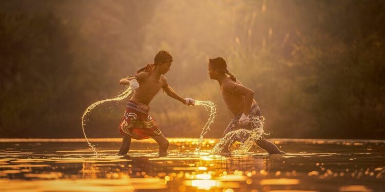 Gabung PSHT (Harusnya) Bisa Menang Duel 1 vs 1, kalau Nggak, Orangnya Aja yang Payah