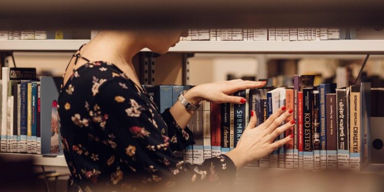 Jurusan Sastra Bisa Kerja di Mana Saja, dan Tersesat Kerja di Mana Saja