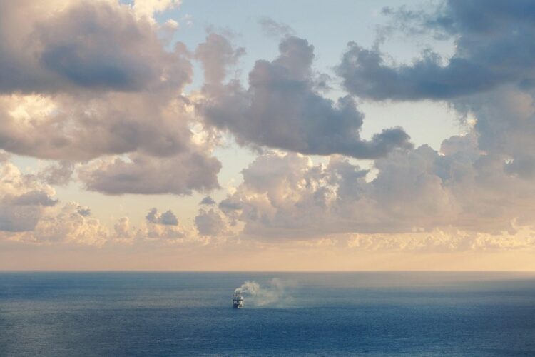 Pengalaman Naik Kapal Pelni Menuju Banda Neira: Berkawan dengan Kecoa, dan Berakhir Memahaminya