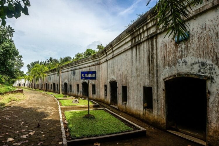 Benteng Pendem Cilacap: Tempat Wisata Penjajahan Kolonial yang Aura Mengerikannya Masih Amat Terjaga